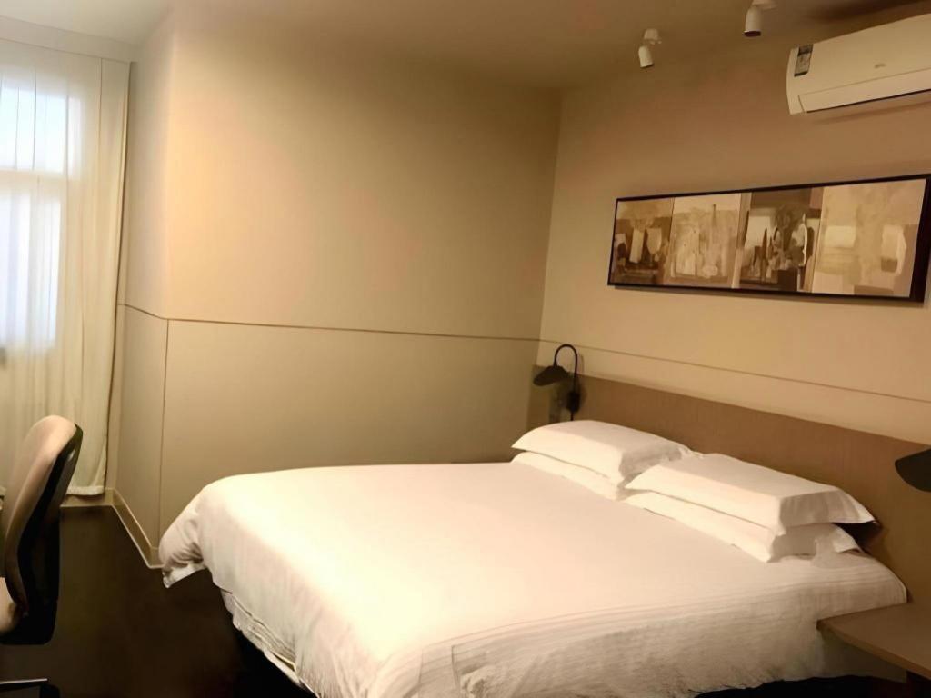 Jinjiang Select Fengxian Baolong Square North Yunhe Road 2* Shanghai