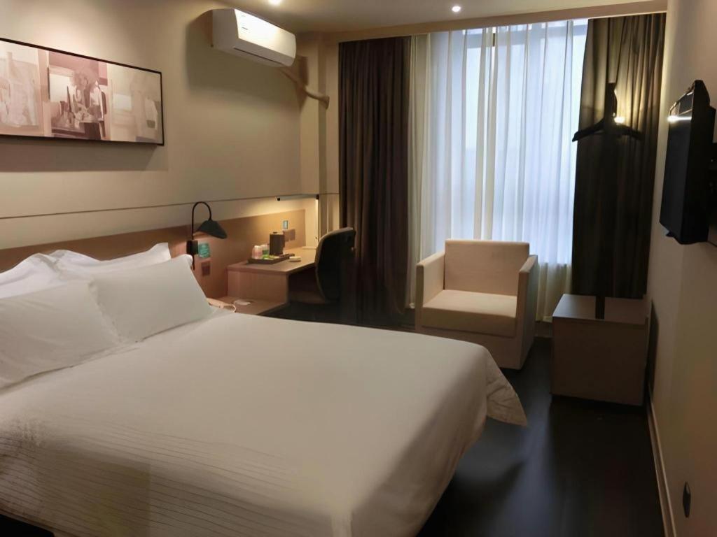 Jinjiang Select Fengxian Baolong Square North Yunhe Road