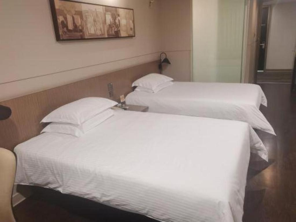 Hotel Jinjiang Select Fengxian Baolong Square North Yunhe Road 2*
