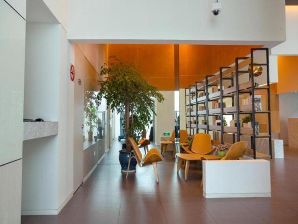 Hotel Jinjiang Select Fengxian Baolong Square North Yunhe Road 2*
